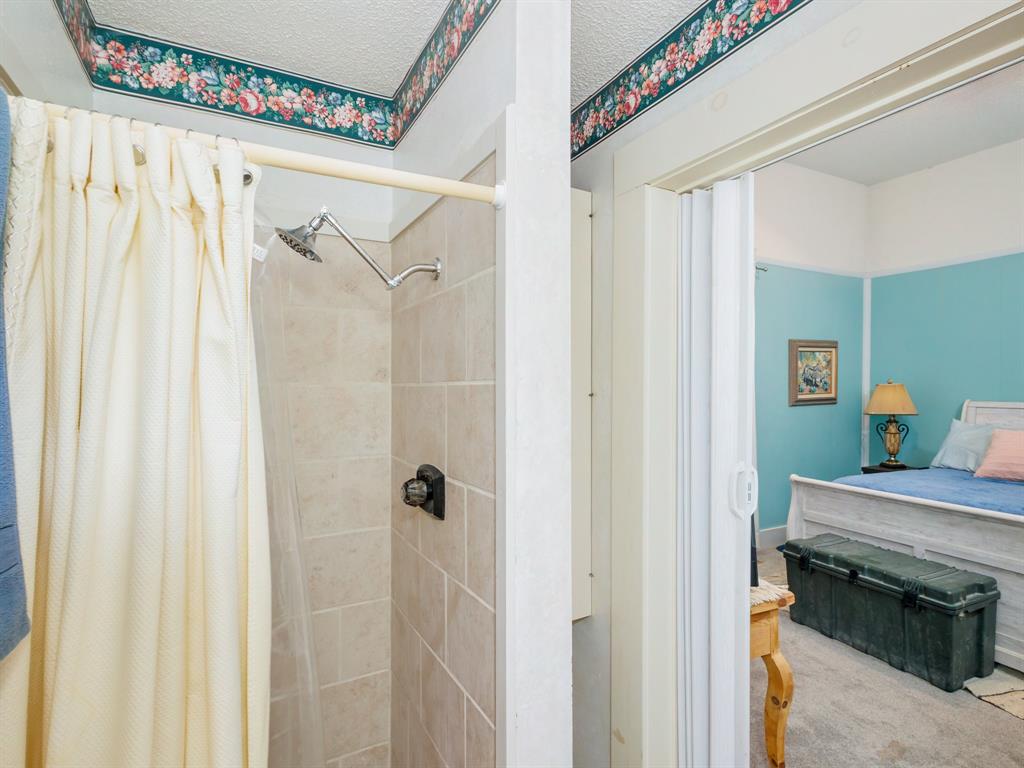 714 W College Avenue Property Photo 27