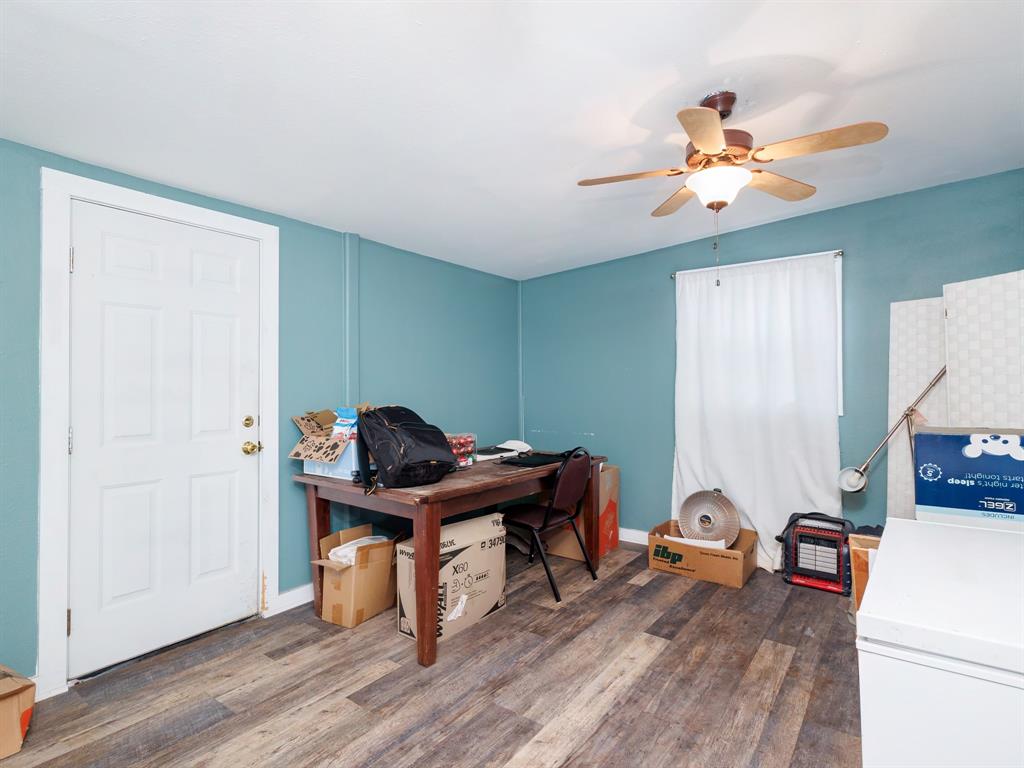714 W College Avenue Property Photo 28