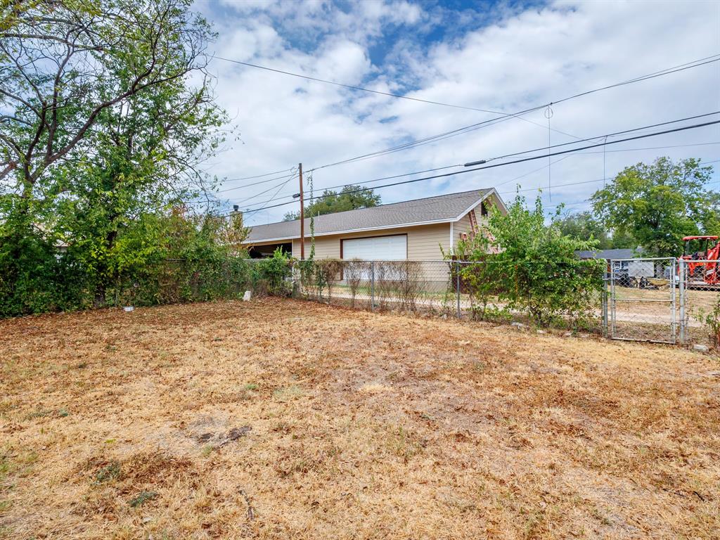 714 W College Avenue Property Photo 36