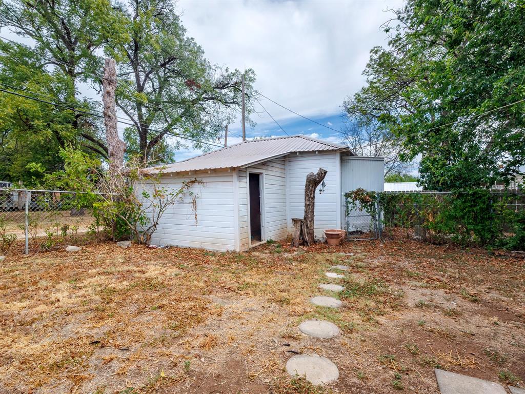 714 W College Avenue Property Photo 39