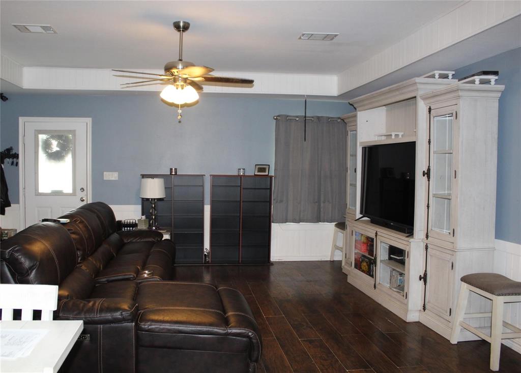 402 Cleveland Street Property Photo 3