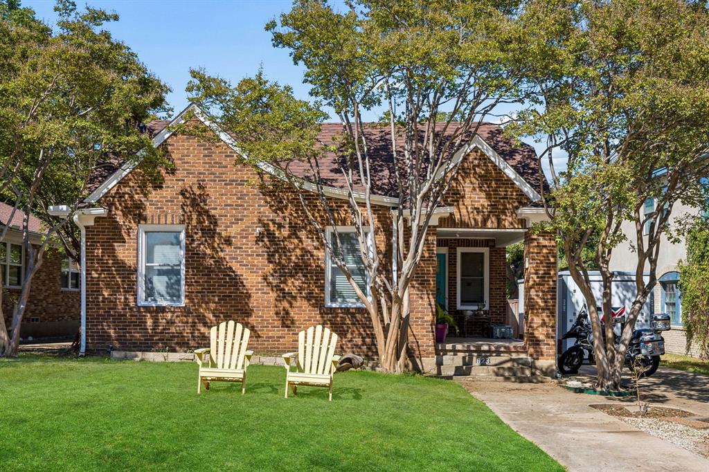 823 Kidd Springs Drive Property Photo 1