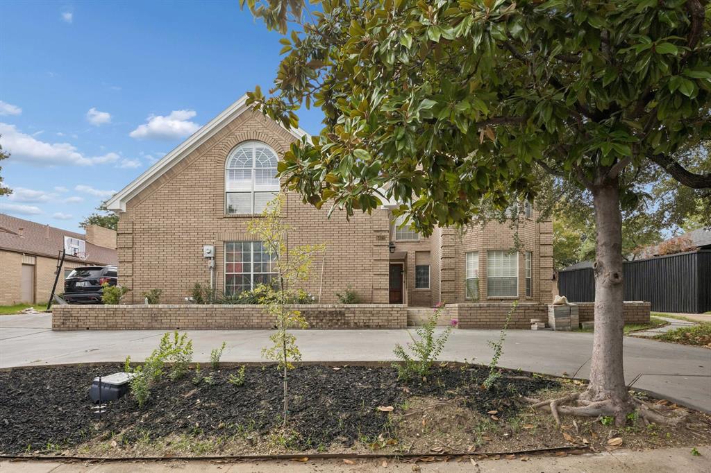 6422 Covecreek Place Property Photo 3