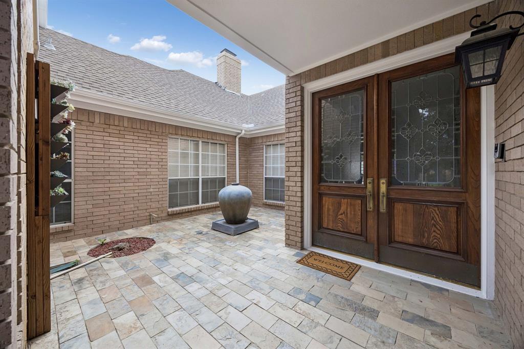 6422 Covecreek Place Property Photo 4