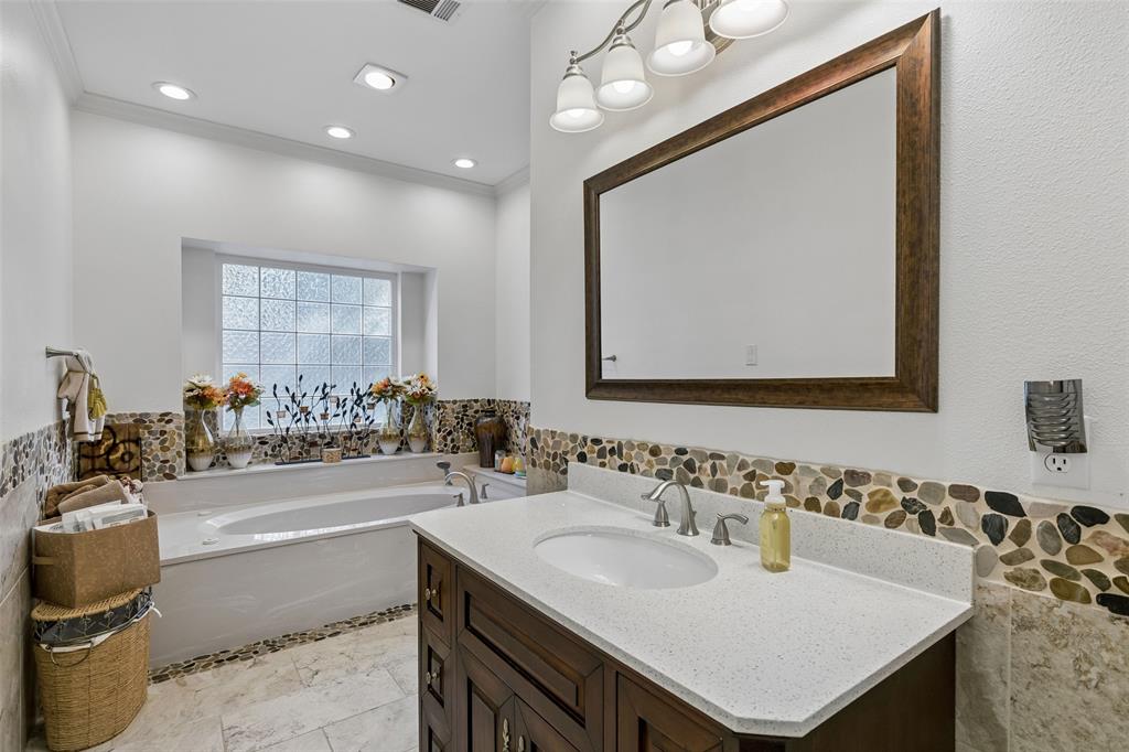 6422 Covecreek Place Property Photo 28