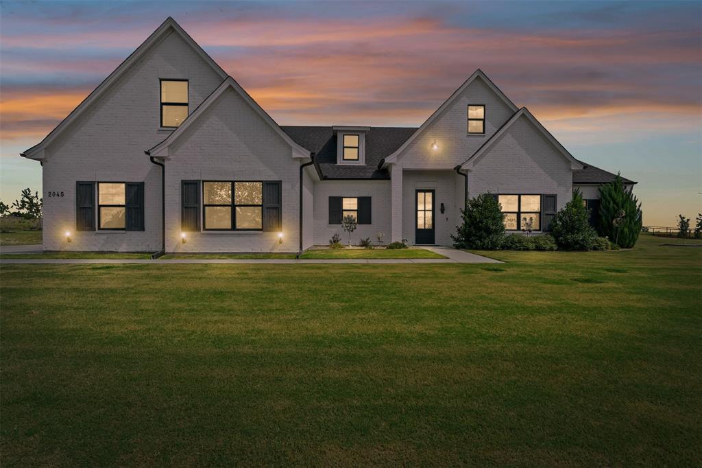 2045 Eagles Ridge Drive Property Photo 2