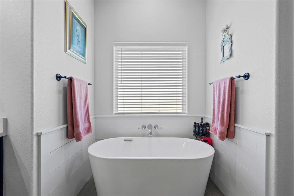 2045 Eagles Ridge Drive Property Photo 9
