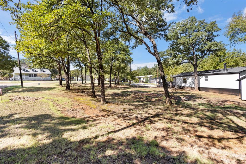 440 & 441 Shady Lane Property Photo 3