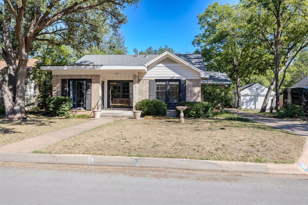 1125 Hollis Drive Property Photo 1