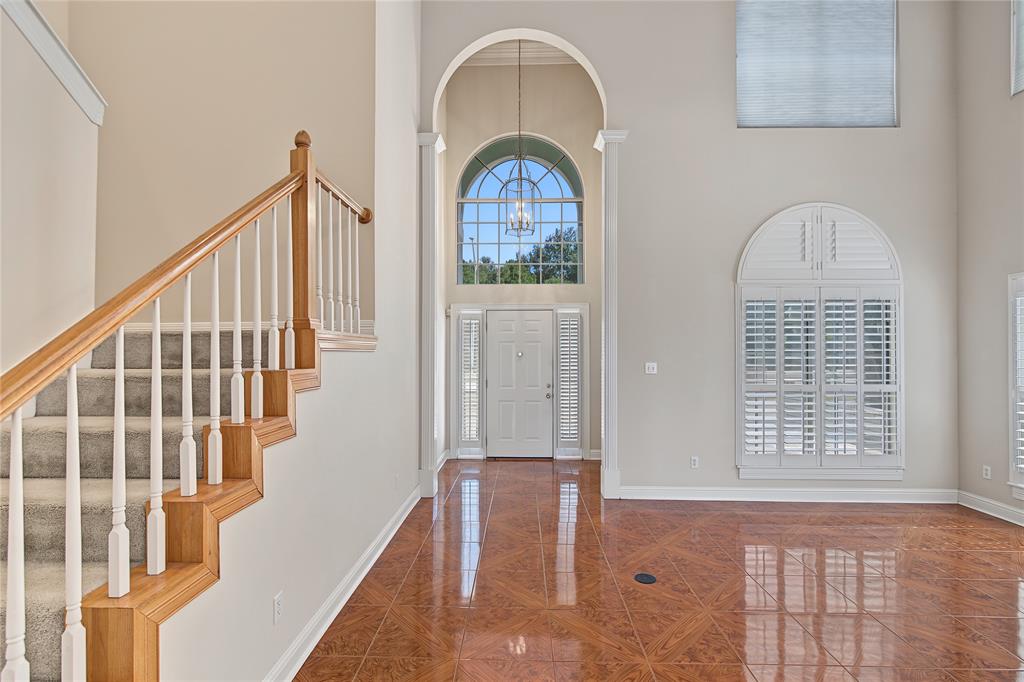 5735 S Lakeshore Drive Property Photo 6
