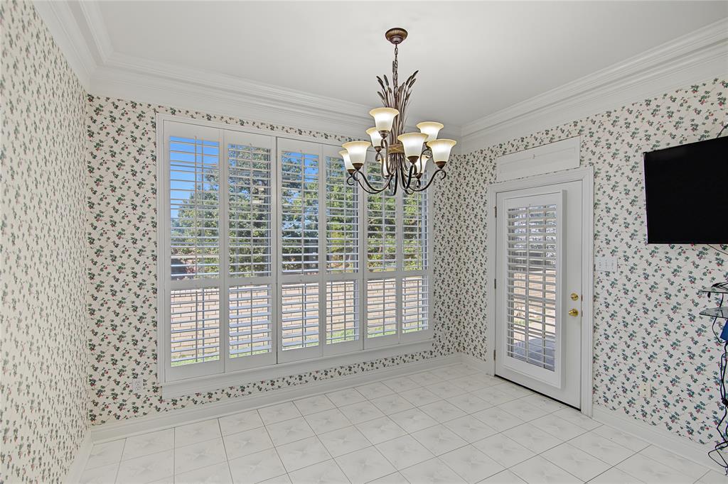 5735 S Lakeshore Drive Property Photo 10