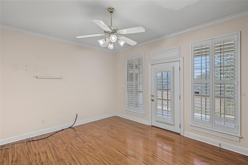 5735 S Lakeshore Drive Property Photo 11