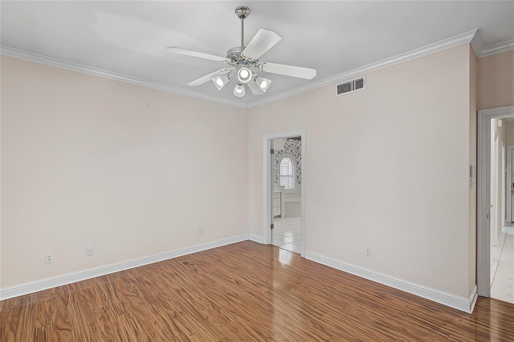 5735 S Lakeshore Drive Property Photo 12