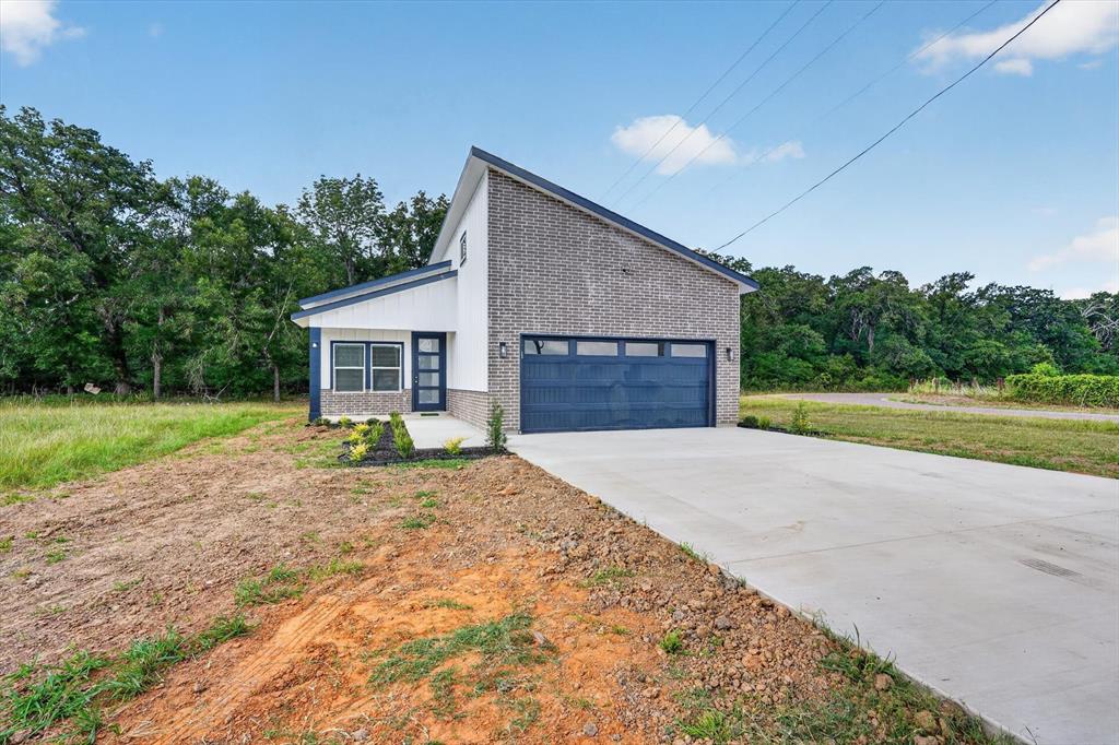 102 Shadywood Road Property Photo 1