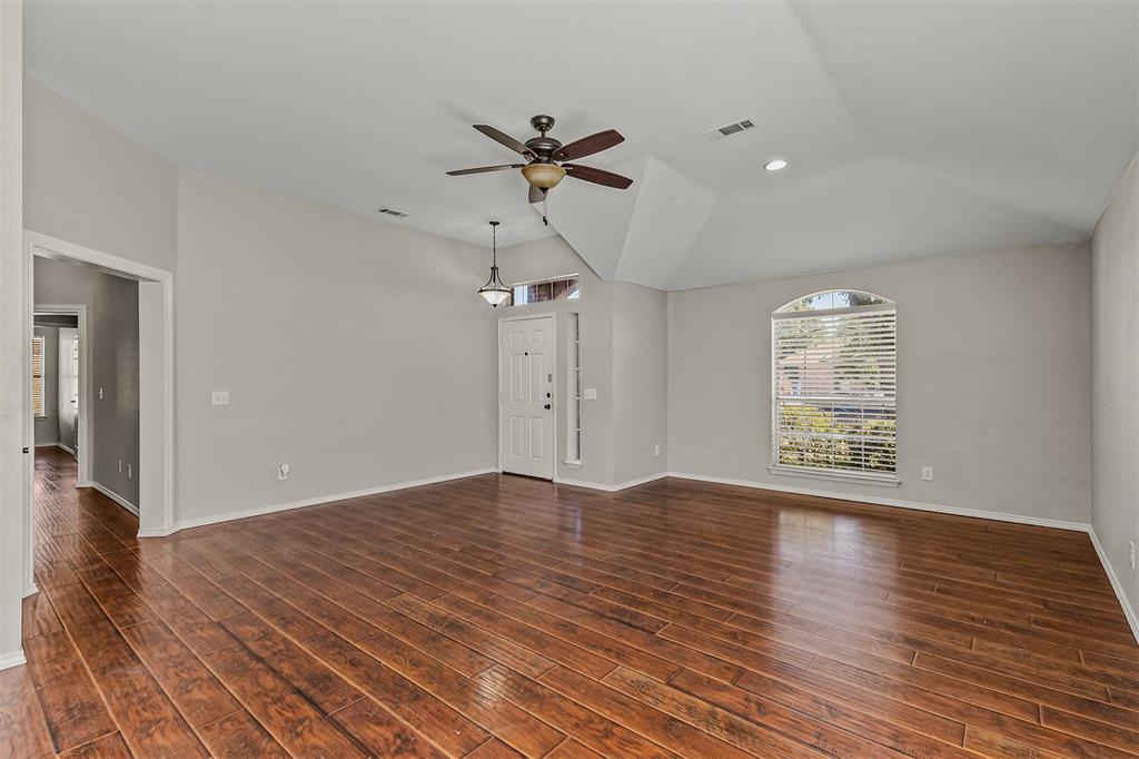 109 N Rolling Meadows Drive Property Photo 4