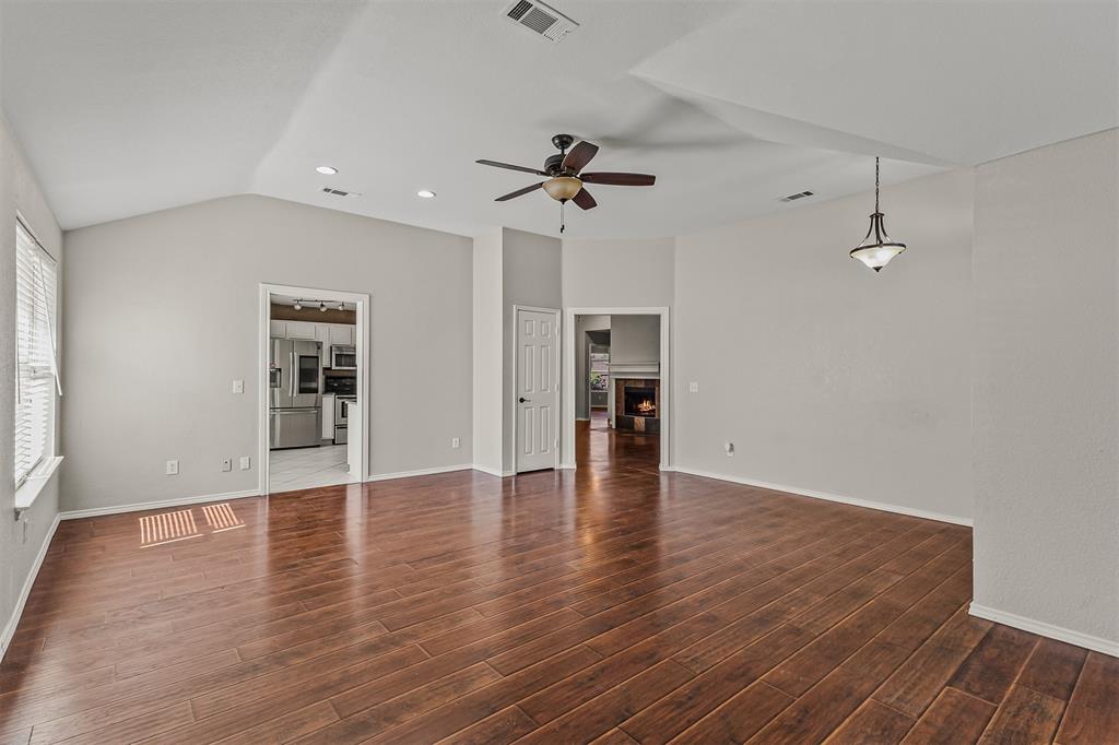 109 N Rolling Meadows Drive Property Photo 5