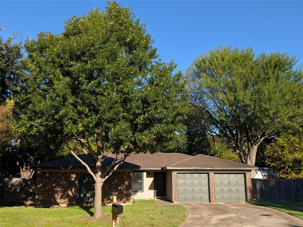 1104 Thistle Court Property Photo 1
