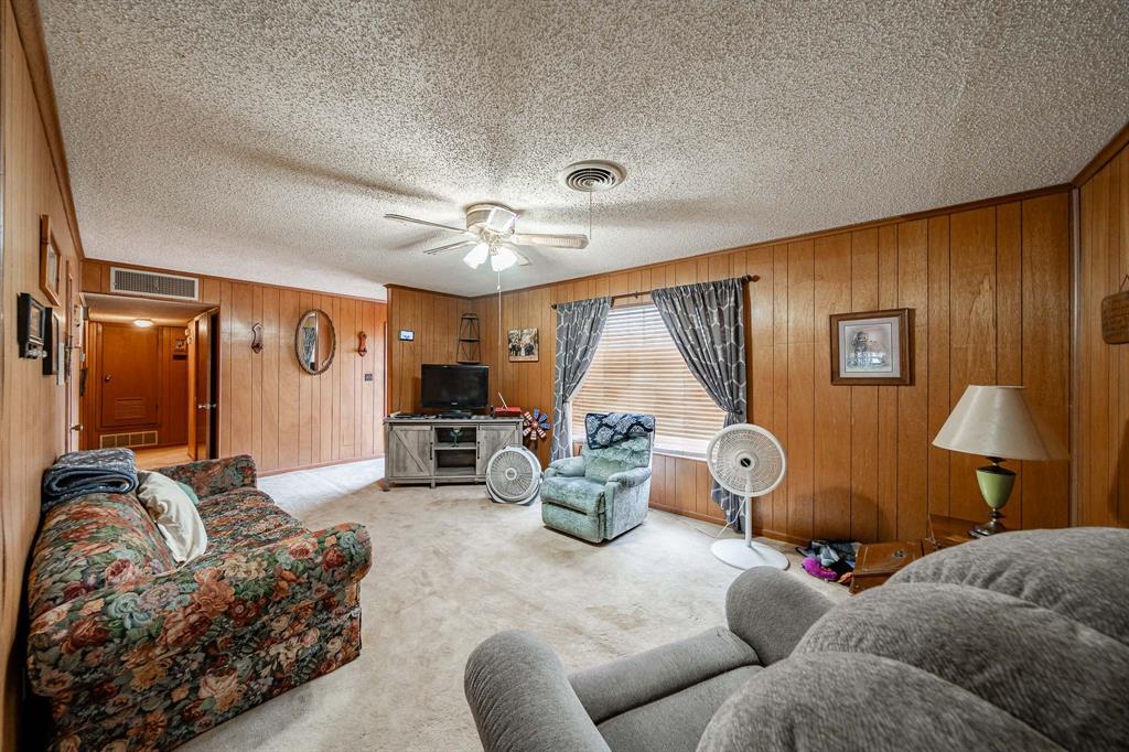 1532 6th Street Property Photo 2