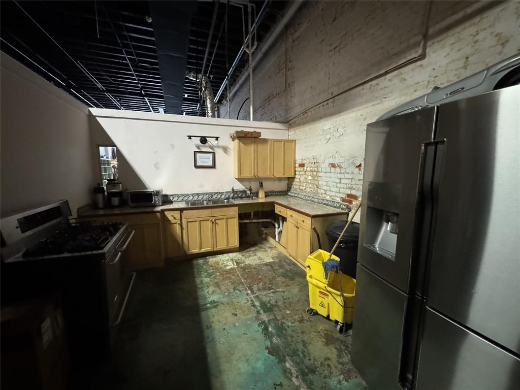 110 S Houston Avenue E Property Photo 9