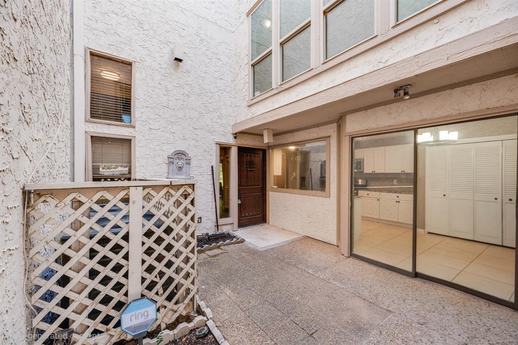 15 Oakbrook Drive Property Photo 1