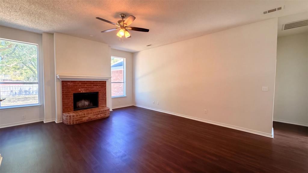 7109 Cottonwood Circle Property Photo 3