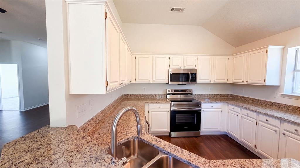 7109 Cottonwood Circle Property Photo 12