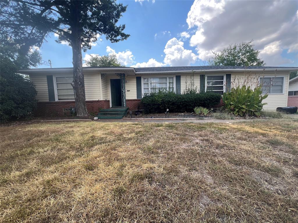 105 Davidson Drive Property Photo 1