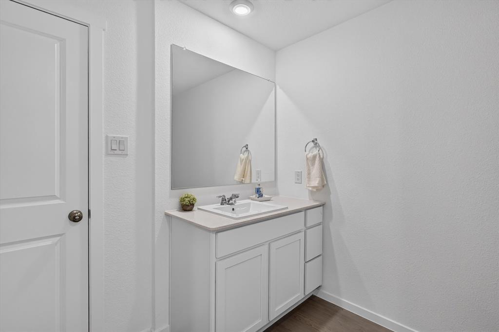 4562 Riverbank Road Property Photo 18