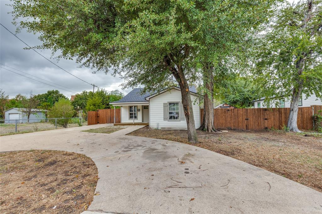 1239 Lonsdale Avenue Property Photo 1