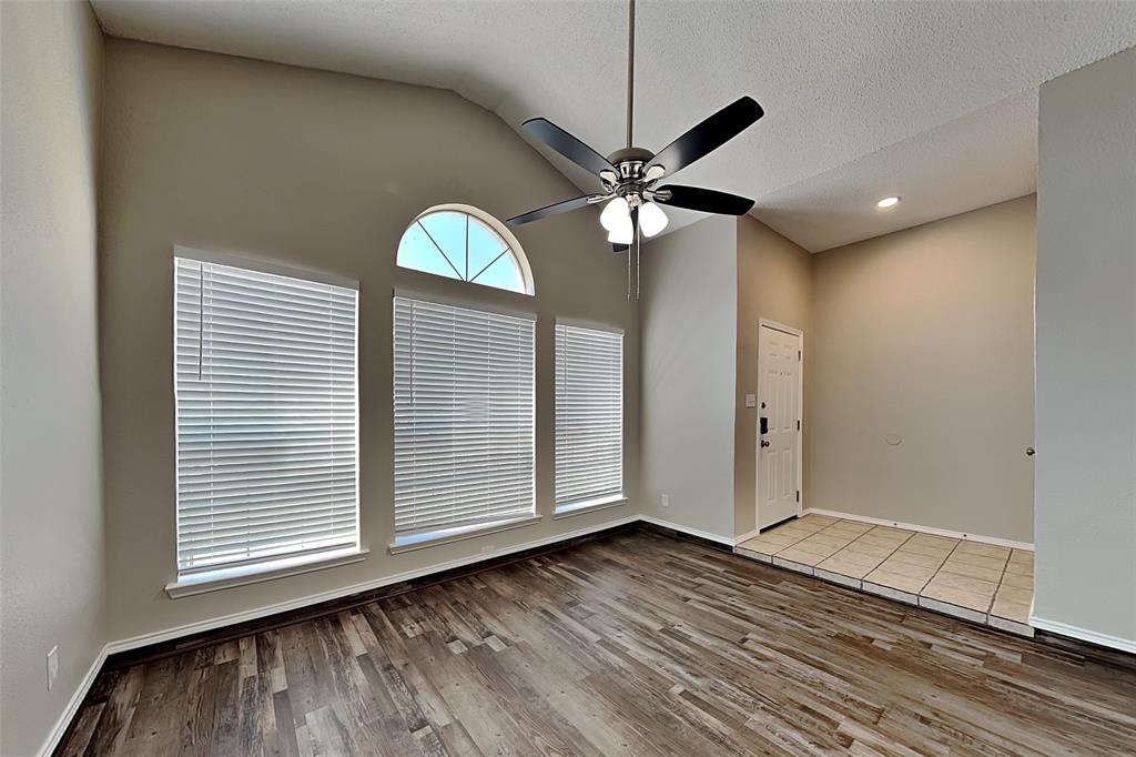 7904 Gardengate Lane Property Photo 2