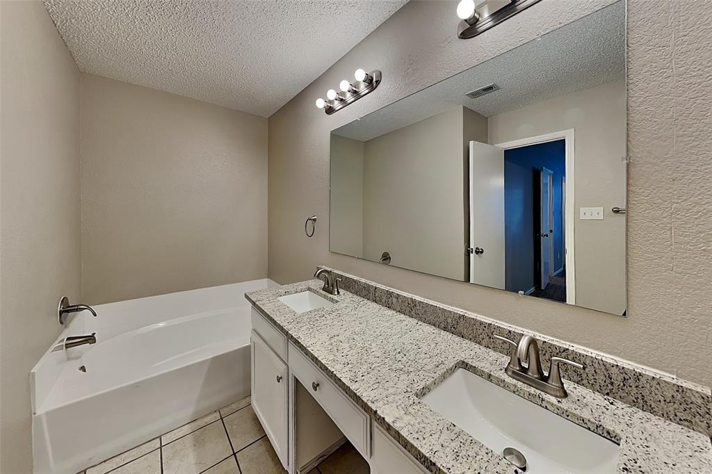 7904 Gardengate Lane Property Photo 10