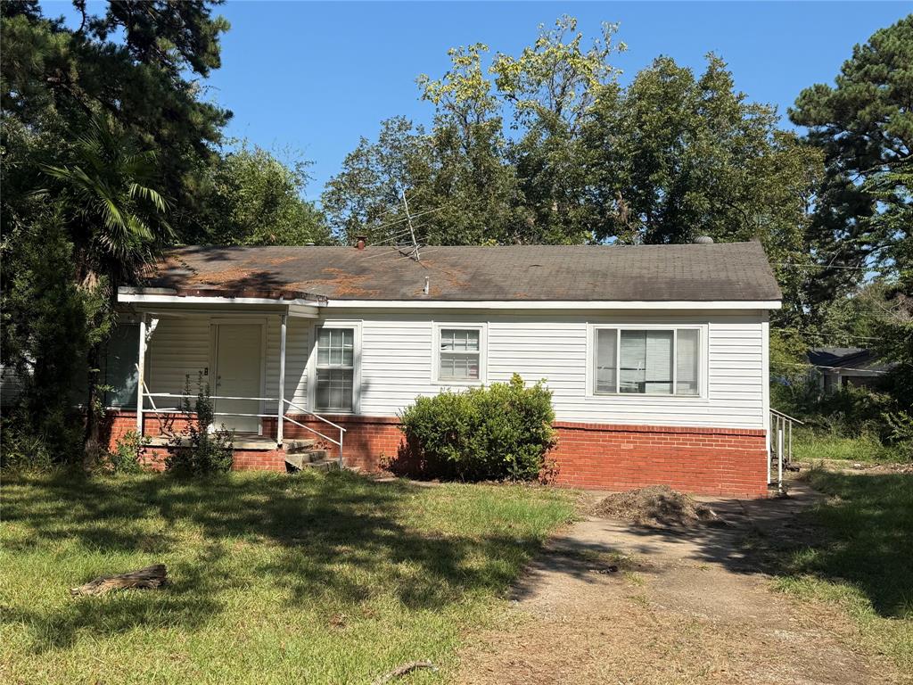 2092 Pinecroft Circle Property Photo 1