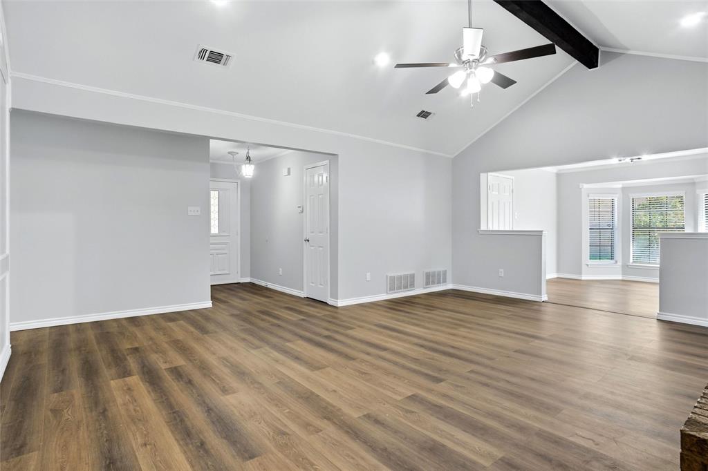 8624 Crestview Property Photo 5