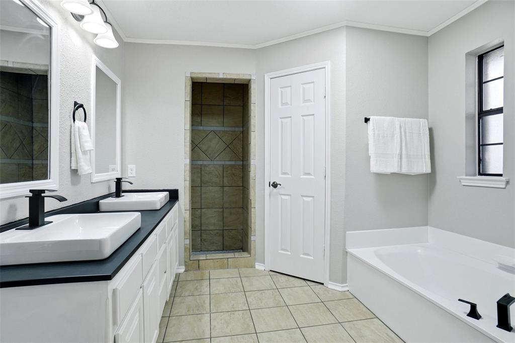 8624 Crestview Property Photo 9