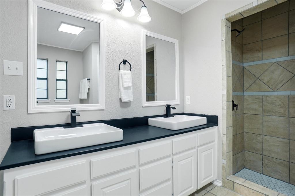 8624 Crestview Property Photo 10