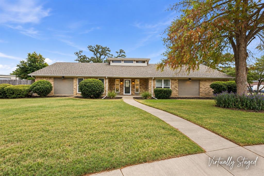 200 Lansford Drive Property Photo 1