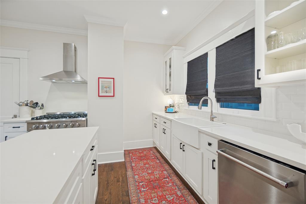 121 S Montclair Avenue Property Photo 18