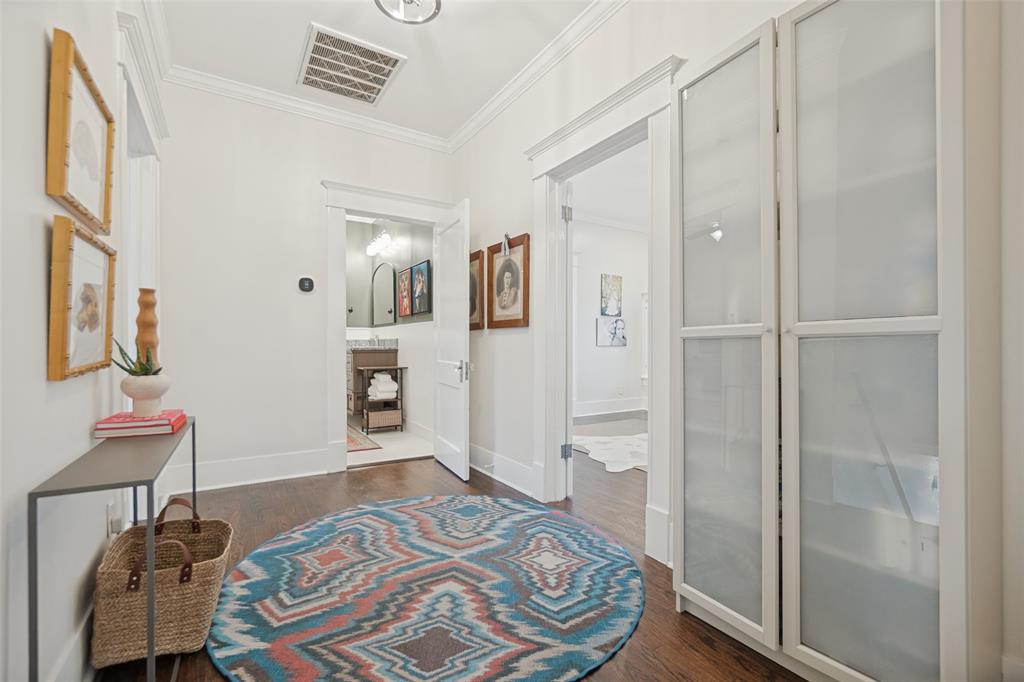 121 S Montclair Avenue Property Photo 20