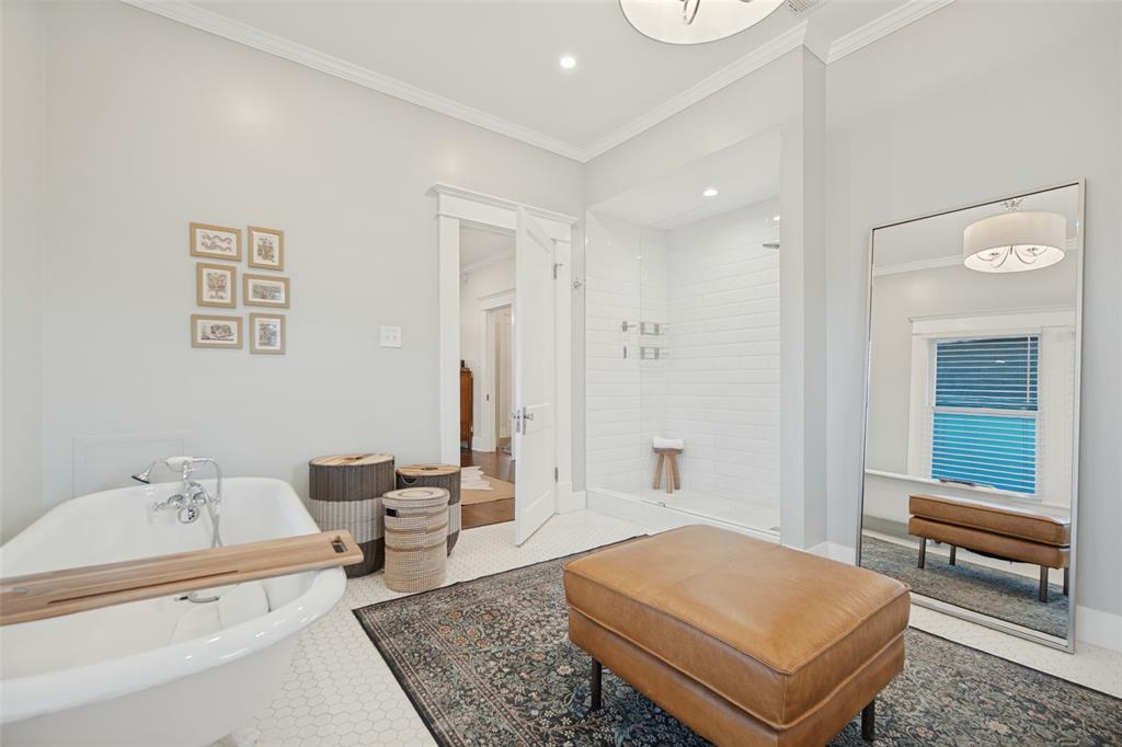 121 S Montclair Avenue Property Photo 25