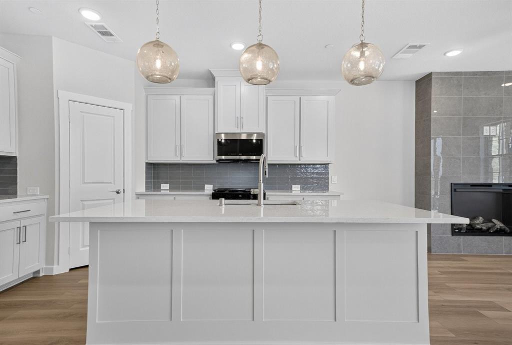 2864 Enfield Property Photo 6