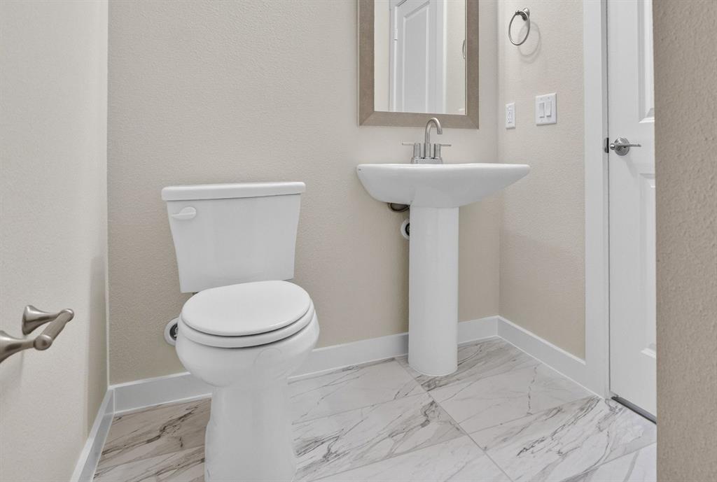 2864 Enfield Property Photo 17
