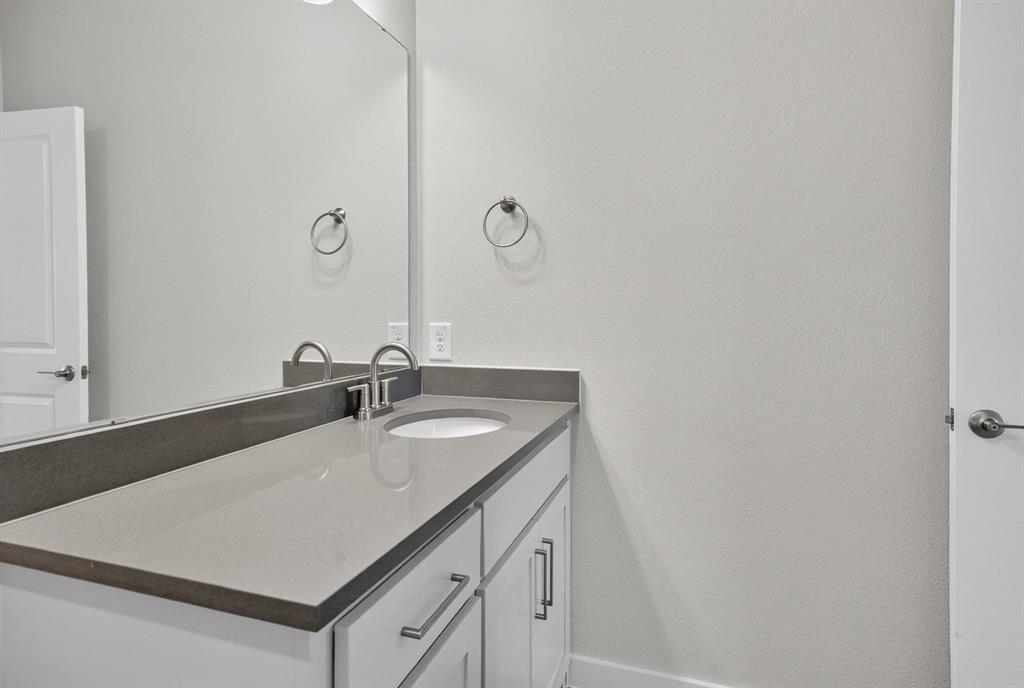 2864 Enfield Property Photo 31