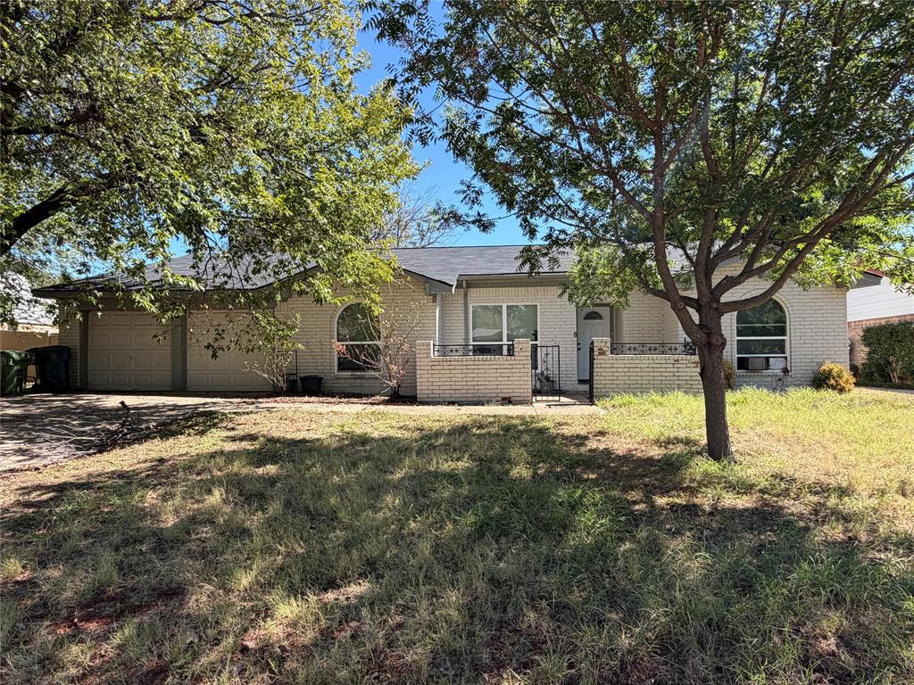3740 Holland Drive Property Photo 1