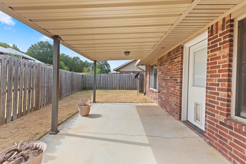 1714 Yosemite Way Property Photo 5