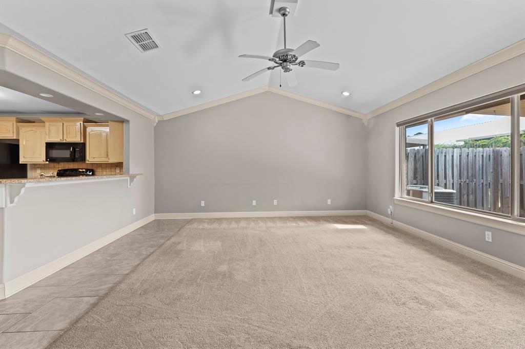 1714 Yosemite Way Property Photo 9