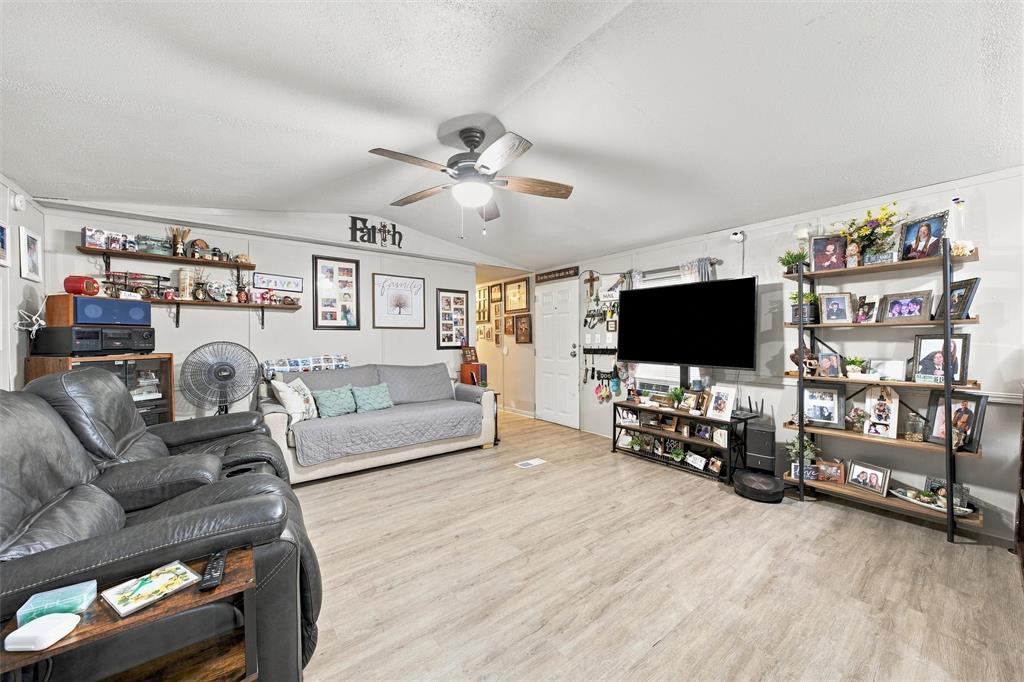 365 Beaver Lane Property Photo 4