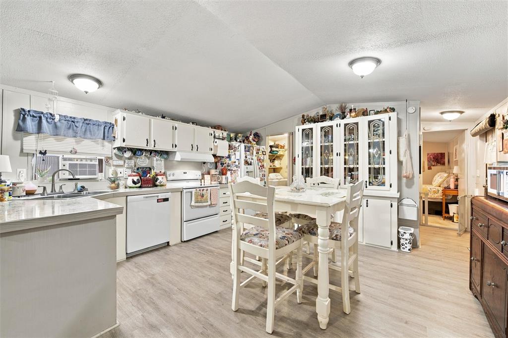 365 Beaver Lane Property Photo 5