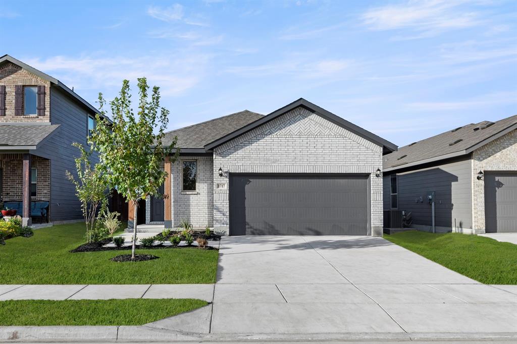 1717 Riverside Trail Property Photo 1