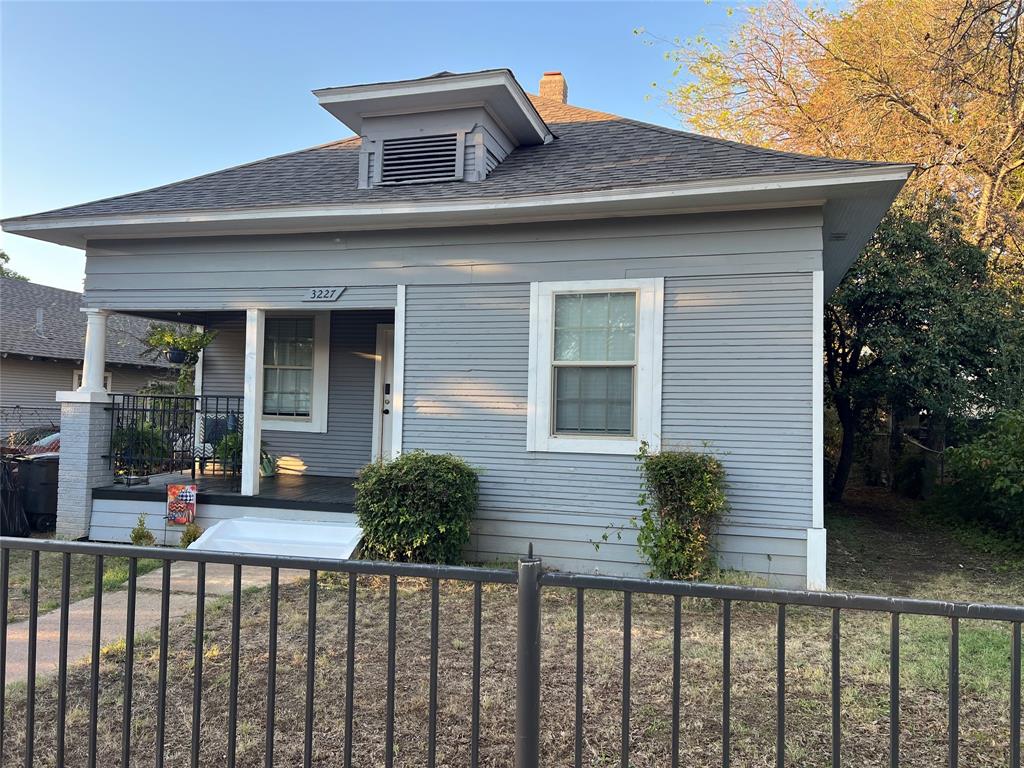 3227 Avenue I Property Photo 1