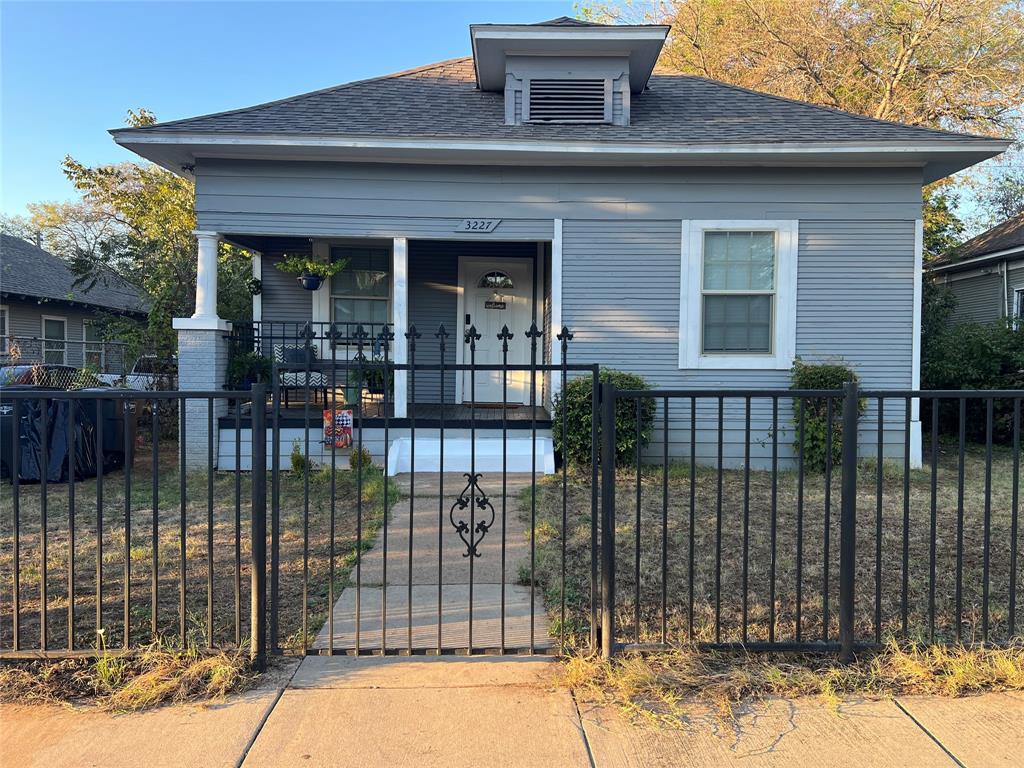 3227 Avenue I Property Photo 2